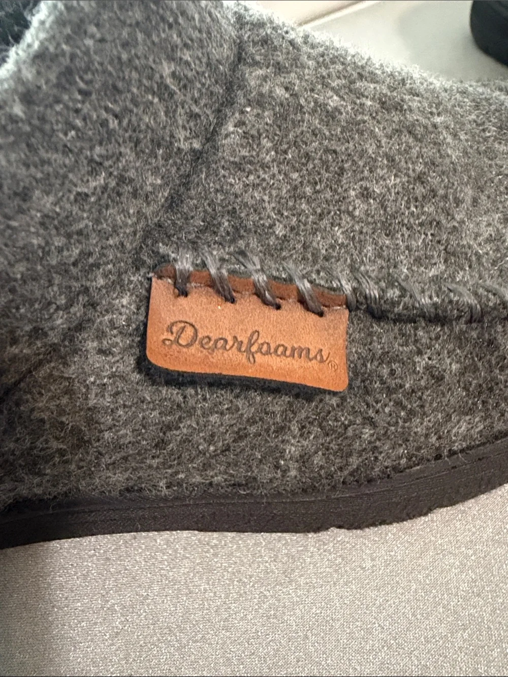 Dearfoams Sz 7-8 Gray Felt Slip-On Moccasin with Brown Leather Tag
